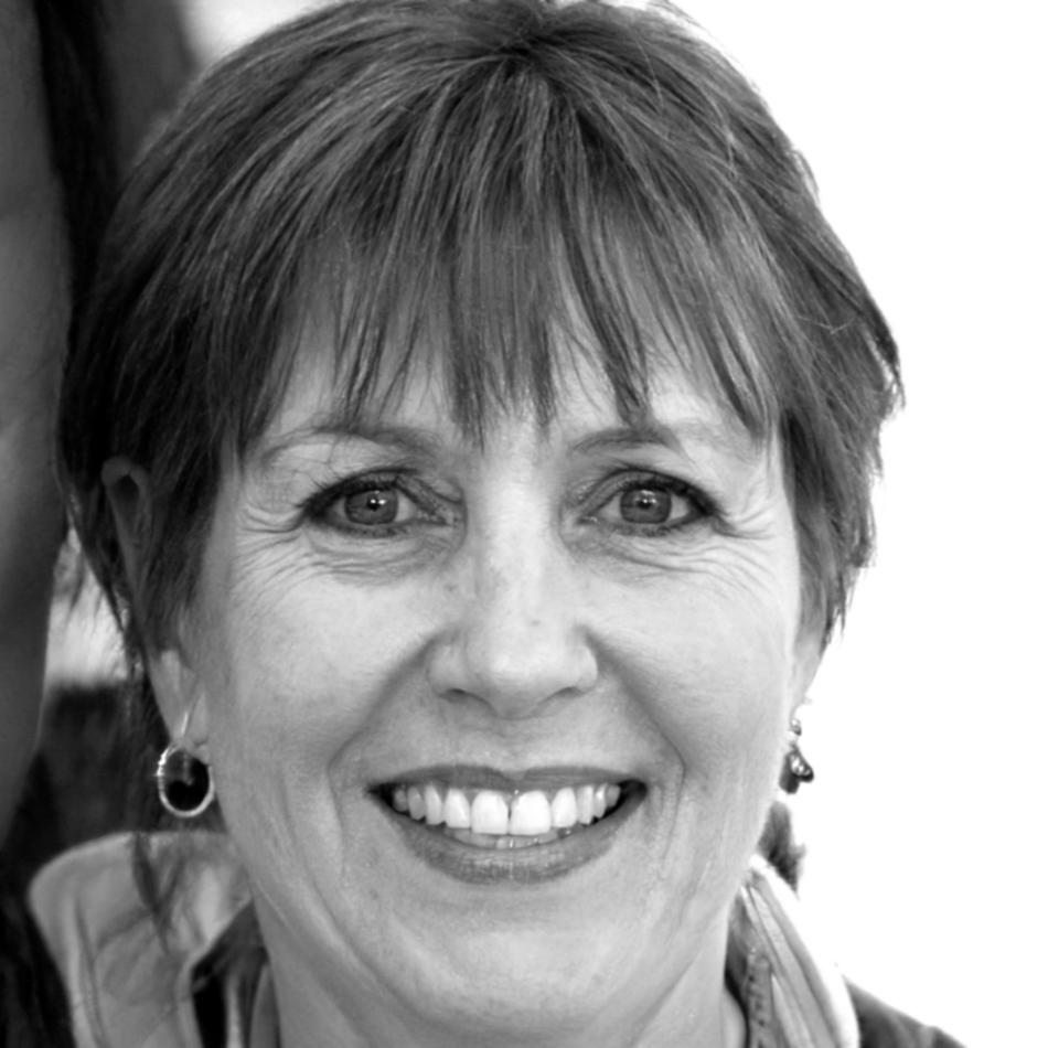 Valentina Ostrowski, Directora de Programas en Skordval